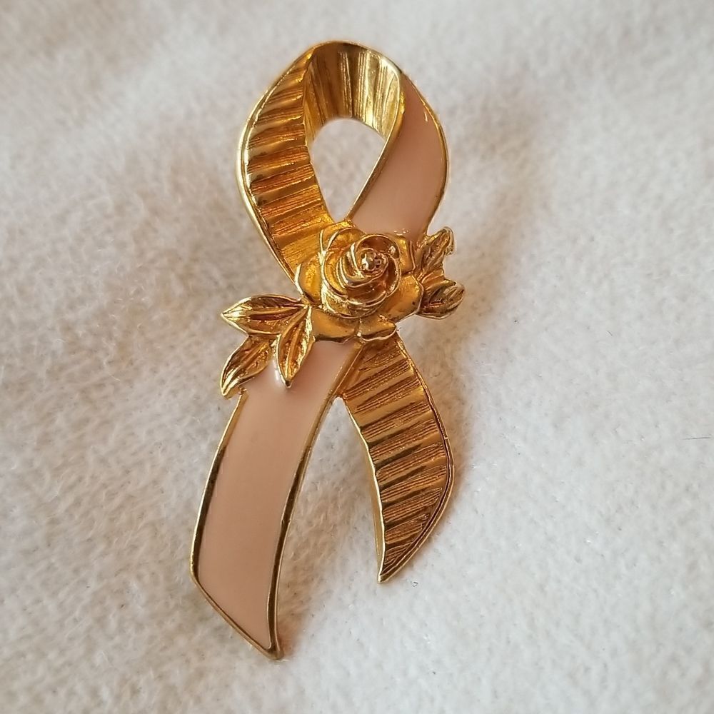 Avon Vtg Breast Cancer Wareness Pin